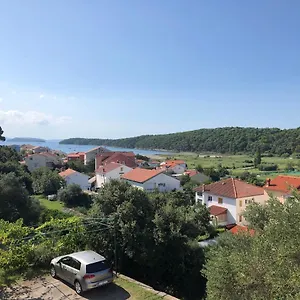 https://apartmani-ankica.primorje-gorskikotar.com